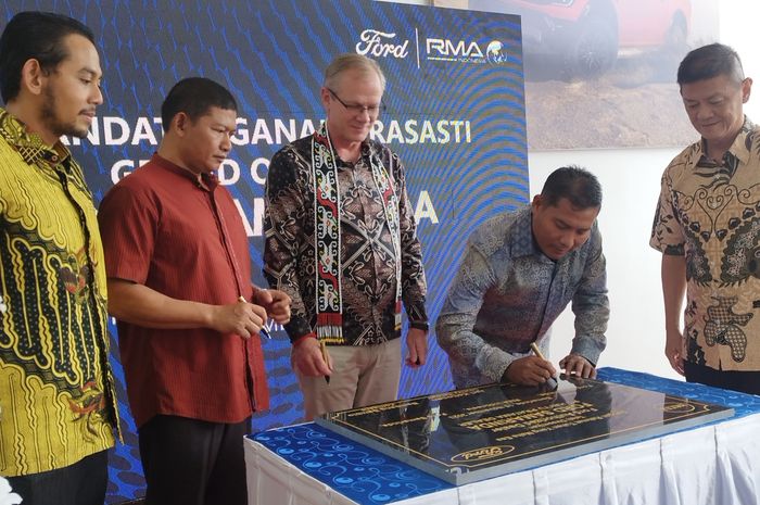 Dealer Ford Samarinda berstatus 3S, yakni mencakup layanan Sales, Service, dan Sparepart