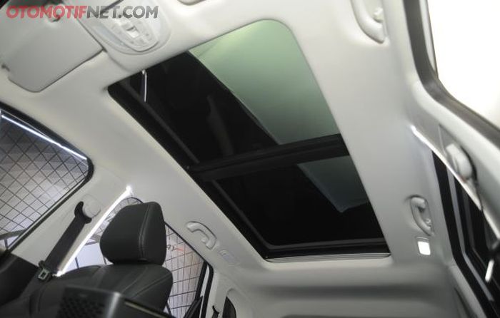 Buka sunroof tetap bisa menggunakan voice command