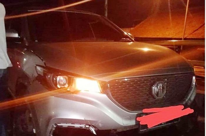 MG ZS kecelakaan di Flyover Cimindi, Cimahi 