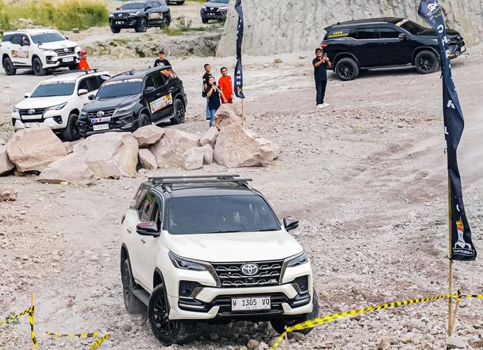 Acara fun off road ID42NER di kawasan Bukit Aslan.