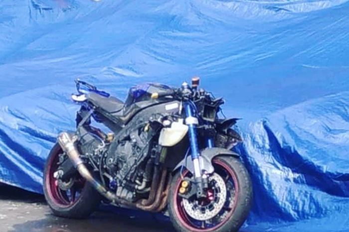 Yamaha R6 ikut menjadi korban pengrusakan di Polsek Ciracas