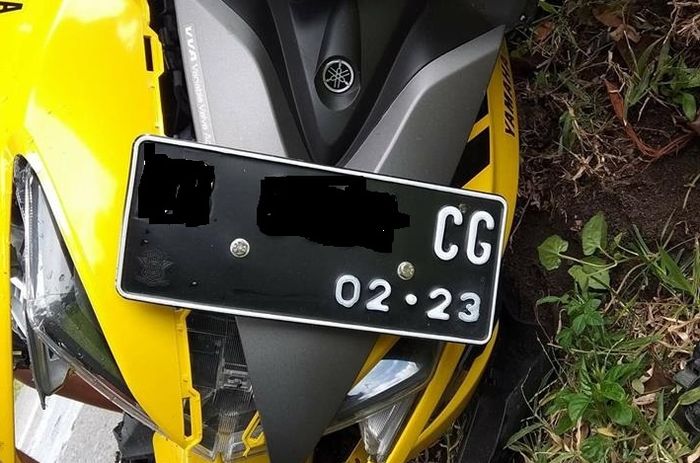 Yamaha Aerox 155 ini baru 2 bulan terlihat dari bulan dan tahun di plat nomornya