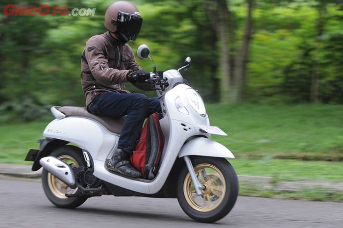 Ilustrasi motor matik