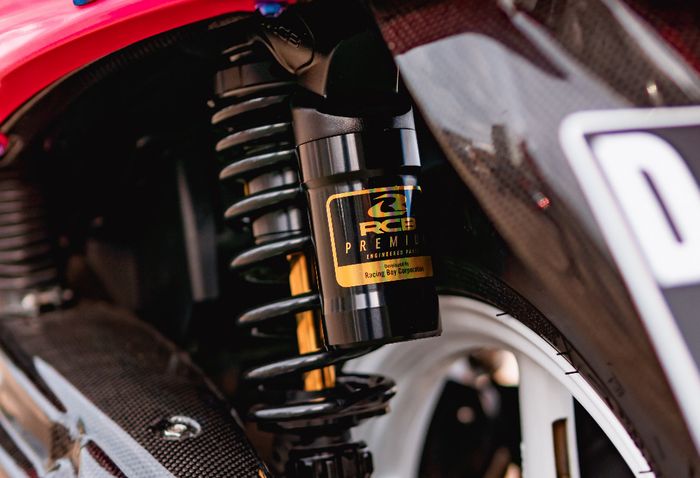 Yamaha Fino pasang sokbreker belakang RCB Black Series