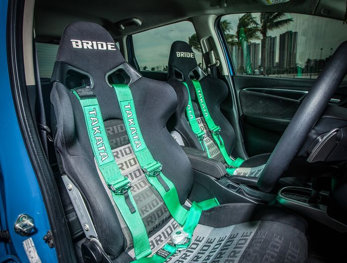 Sepasang jok Bride Stradia Venus di kabin modifikasi Honda Jazz GK5