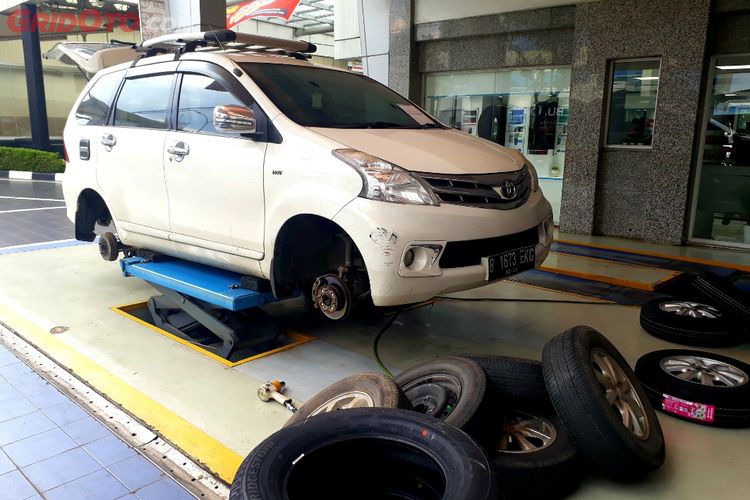 Bridgestone Tahun 2021 Standar Avanza - Ban Mobil 185 65 ...