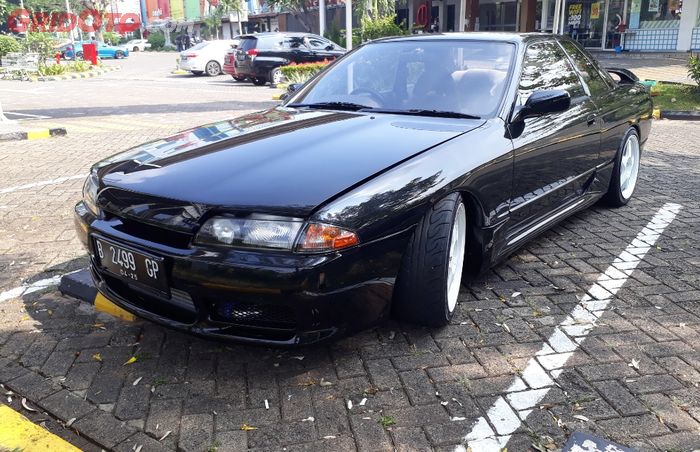 Nissan Skyline R32