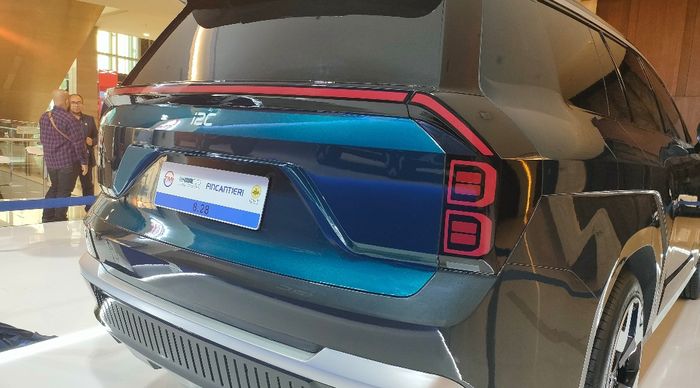 Tampak belakang Concept Car i2C