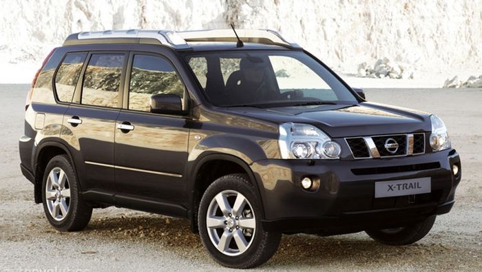 Nissan X-Trail generasi kedua rentang tahun 2008-2011