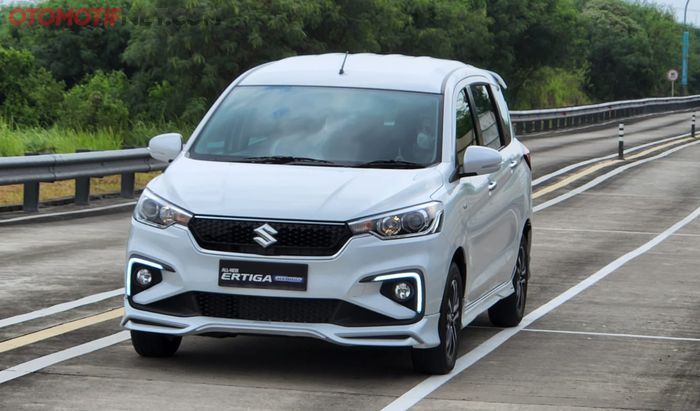 Pengunjung bisa merasakan sensasi mengendarai All New Ertiga Hybrid