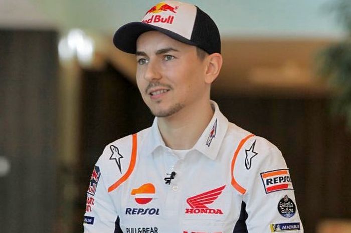 Jorge Lorenzo dengan pakaian tim Repsol Honda