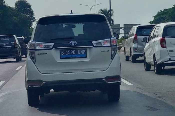 Toyota Kijang Innova EV kepergok berseliweran di jalan