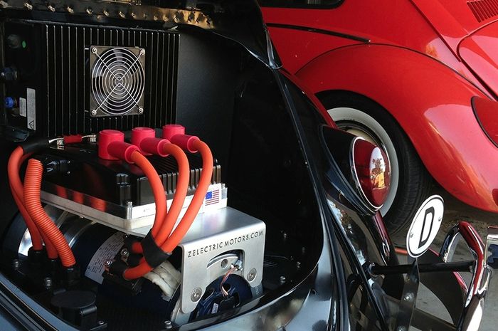 Ilustrasi VW Beetle dengan konversi motor listrik.