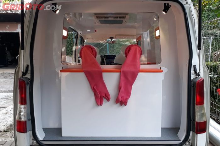 Mobile rapid test berbasis Daihatsu Gran Max buatan Baze Luxury Bus