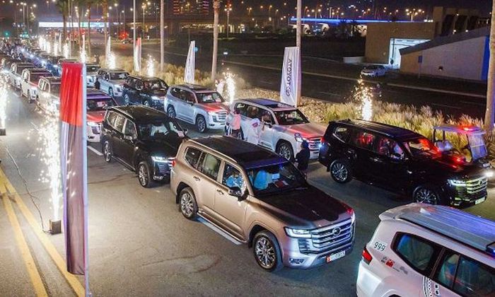 Acara midnight drive yang dikawal oleh 50 unit Toyota Land Cruiser Polisi Dubai.