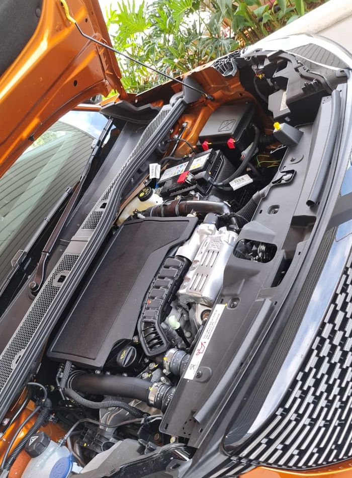 Peugeot 2008 mengusung mesin 1.2 L Turbo Puretech 3 silinder