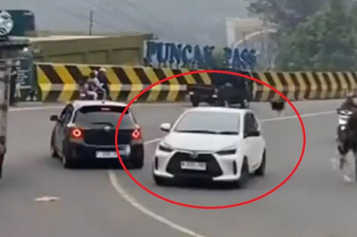 Viral mobilputih dikejar-kejar matel di Puncak Bogor
