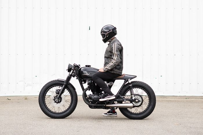 Honda CB450 Twin cafe racer garapan Crooked Motorcycles