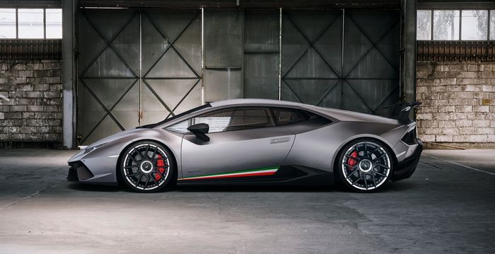 Tampilan samping modifikasi Lambo Huracan Performante Diabolico