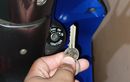  Cairan Ini Ternyata Bisa Bikin Kunci Motor Bekas Bebas Karat Karena Sering Kehujanan