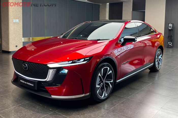 Harga dan spesifikasi Mazda 6e Fastback tahun 2026.