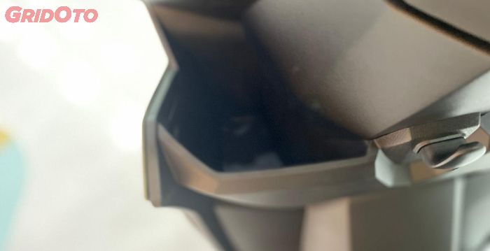 Konsol di bawah setang All New Honda BeAT makin dalam dan lebar.