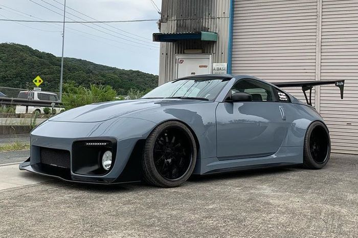 Nissan 350Z dengan wajah ala slantnose