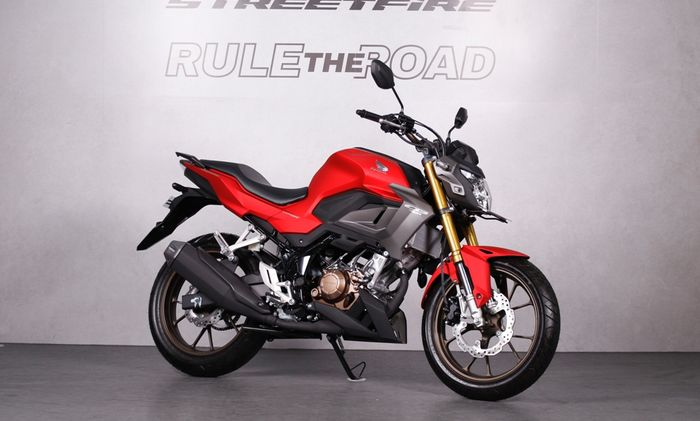 All New Honda CB150R StreetFire dibekali sok depan upside down yang membuat kesan motor gede