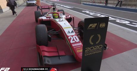 Menikmati Perebutan Gelar Juara F2 2020, Sean Gelael Finish di Depan Mick Schumacher di Race 2 F2 Sakhir 2020