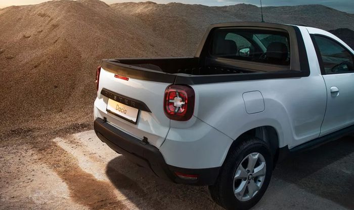 Renault Duster dengan bak terbuka