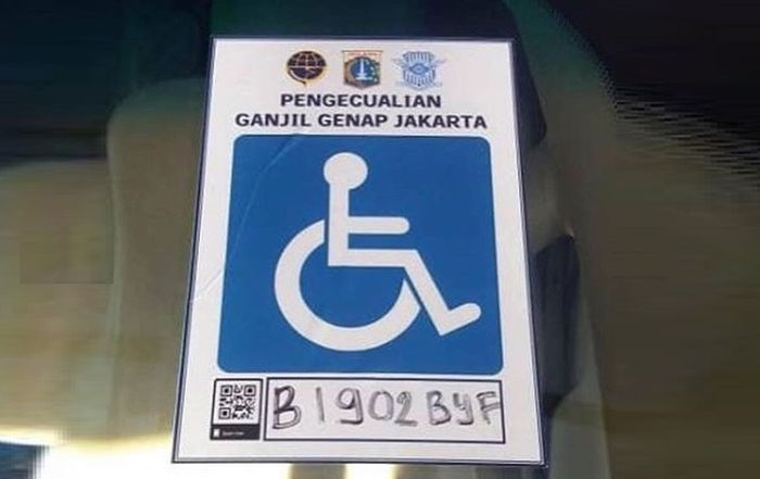 Stiker pengecualian kebijakan ganjil genap