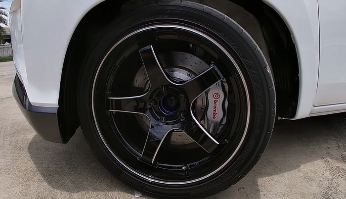 Modifikasi Mitsubishi Triton baru pasang pelek model palang 5