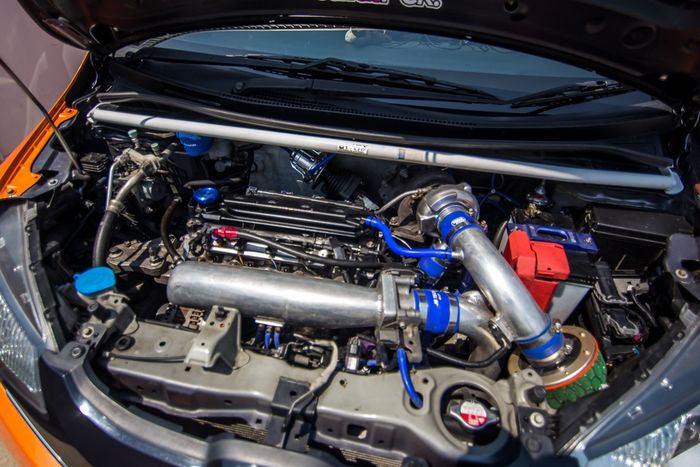 Mesin Honda Jazz GK5 disuntik turbo hingga bertenaga 344 dk