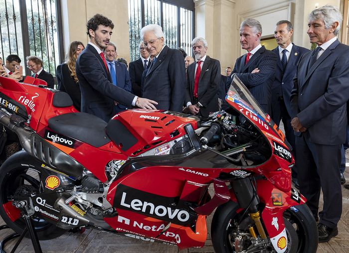 Disambut seperti pahlawan, Francesco Bagnaia diundang ke Istana Presiden Italia usai berhasil meraih gelar juara dunia MotoGP 2022