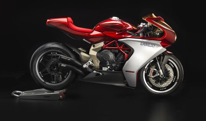 MV Agusta Superveoce 800 dibekali mono arm dan sasis tubular