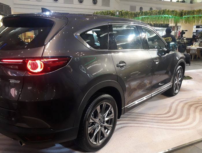 Bagian samping All New Mazda CX-8