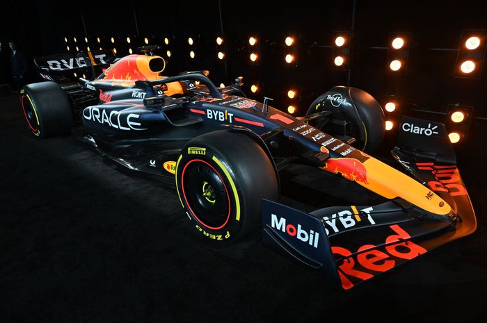 Tim Red Bull memperkenalkan mobil RB19 untuk musim balap F1 2023