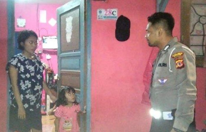 Seorang wanita Desa Pagelaran, Kecamatan Ciomas, Kabupaten Bogor menjadi korban penjambretan 