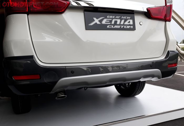 Bumper belakang yaitu dari penggunaan aero kit, mud cutter dan skid plate. Daihatsu Great New Xenia Custom