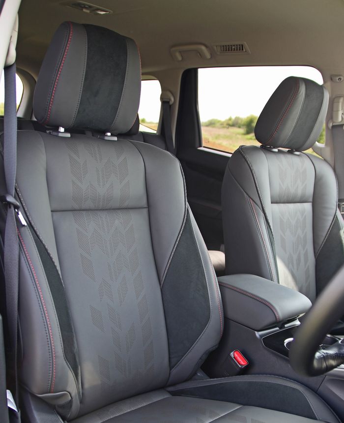 Tampilan kabin Mitsubihsi Pajero Sports SVP Concept