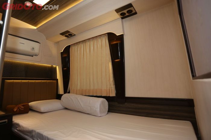 kamar tidur di bus kampanye mewah