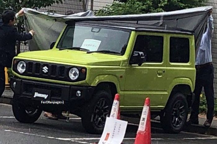 Suzuki Jimny dari samping