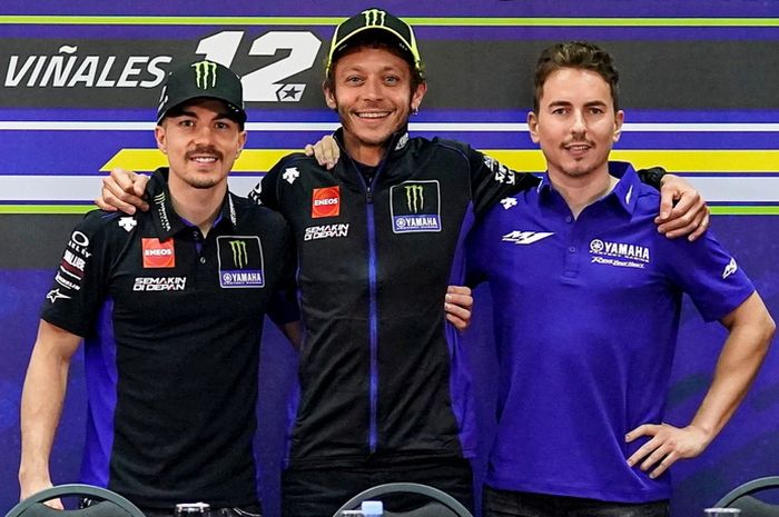 Jorge Lorenzo (kanan) dianggap belum memberi banyak masukan buat tim Yamaha di MotoGP 2020