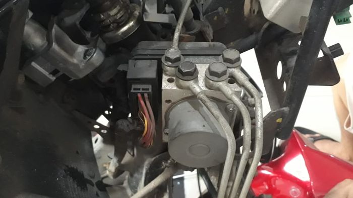 Tips beli motor bekas, ini gejala awal modul ABS motor rusak 