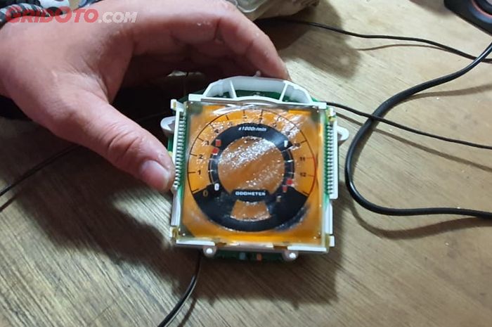 Panel indikator digital motor enggak boleh dicopot sembarangan