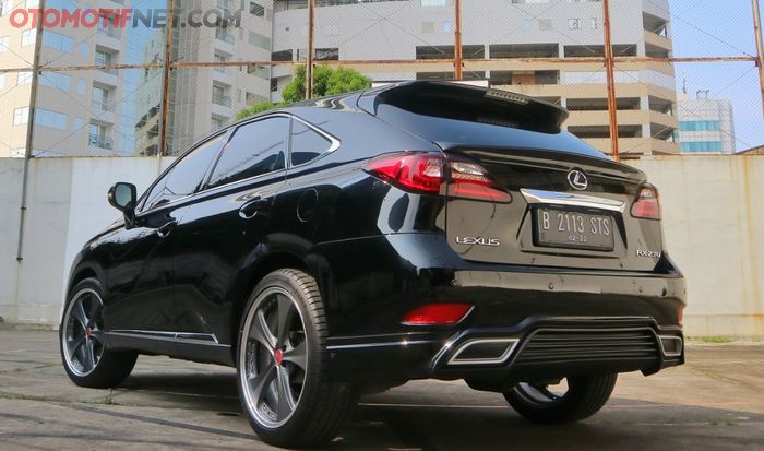 Facelift headlamp dan stoplamp, termasuk bikin lampu sein jadi sequential