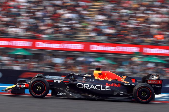 Max Verstappen berhasil mencatatkan waktu tercepat untuk mengamankan pole position di hasil kualifikasi F1 Meksiko 2022