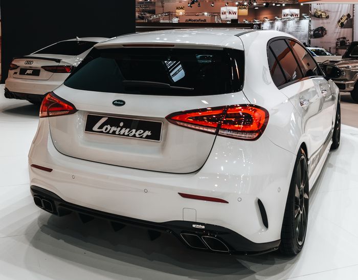 Modifikasi Mercedes-Benz A-Class tampil memukau dengan body kit sporty