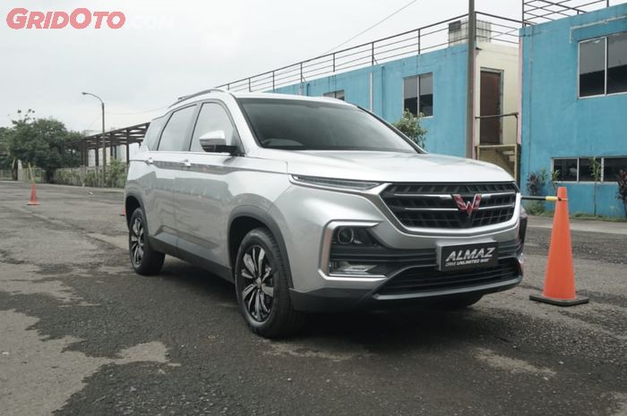 Wuling Almaz punya desain agresif