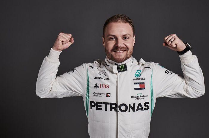 Teka-teki siapa yang akan menjadi rekan setim Lewis Hamilton pada F1 musim 2020 akhirnya terjawab, Tim Mercedes memperpanjang kontrak Valtteri Bottas